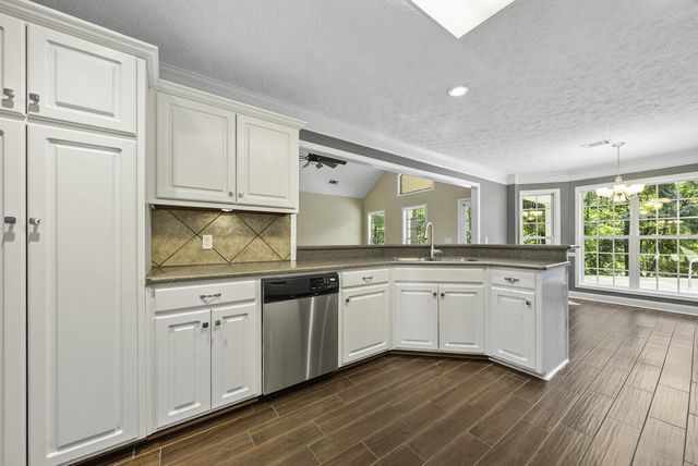 667 Lake Harding Drive, Hamilton, GA 31811