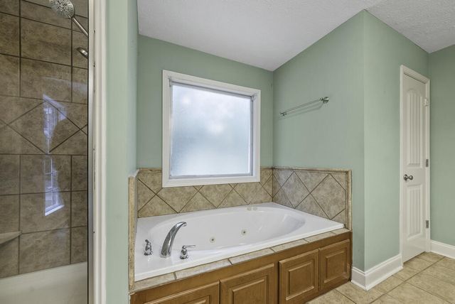 667 Lake Harding Drive, Hamilton, GA 31811