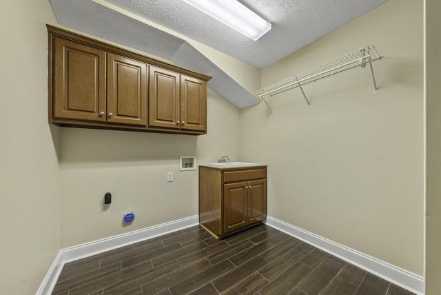 667 Lake Harding Drive, Hamilton, GA 31811