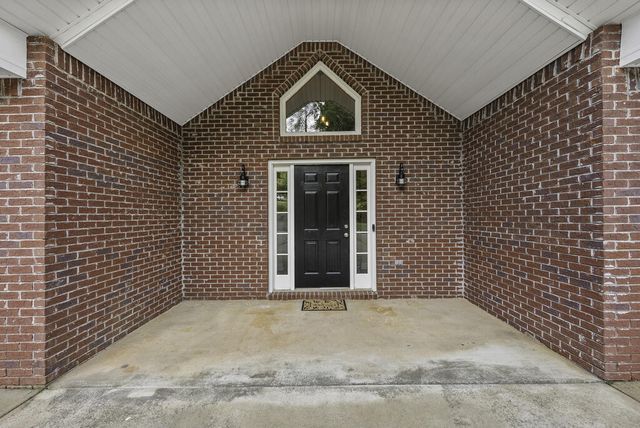 667 Lake Harding Drive, Hamilton, GA 31811