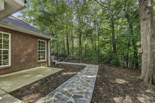 667 Lake Harding Drive, Hamilton, GA 31811