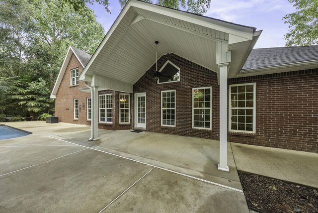667 Lake Harding Drive, Hamilton, GA 31811
