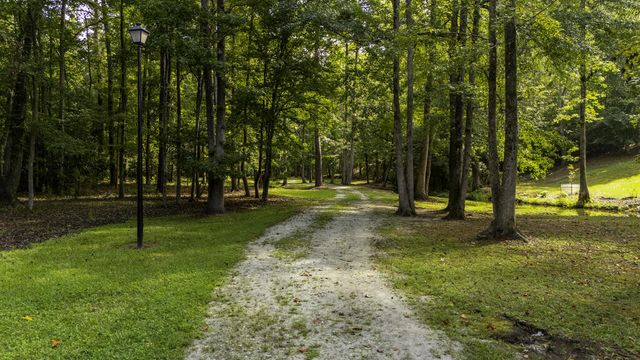 667 Lake Harding Drive, Hamilton, GA 31811