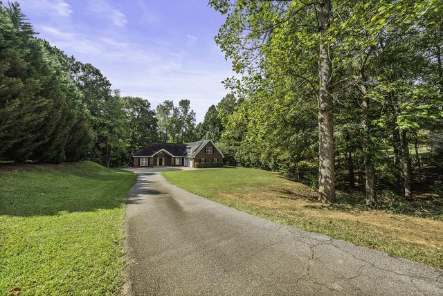667 Lake Harding Drive, Hamilton, GA 31811