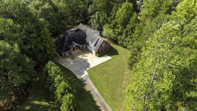 667 Lake Harding Drive, Hamilton, GA 31811