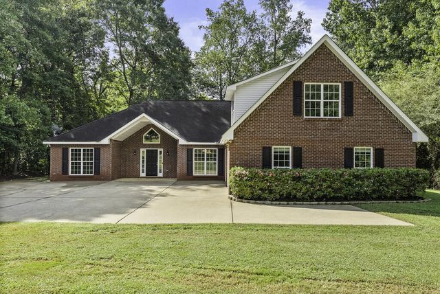 667 Lake Harding Drive, Hamilton, GA 31811