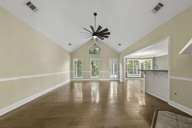 667 Lake Harding Drive, Hamilton, GA 31811