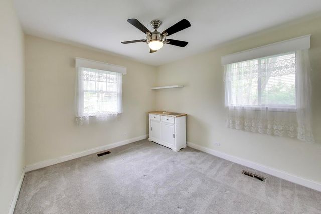605 N Rohlwing Road, Palatine, IL 60074