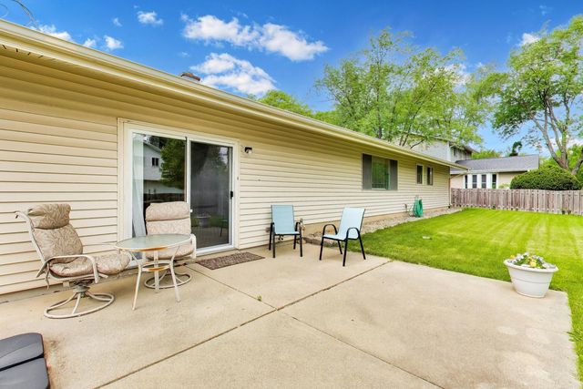 605 N Rohlwing Road, Palatine, IL 60074