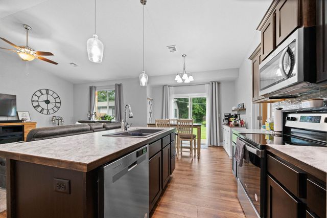 512 W 8th Ave, El Dorado, KS 67042