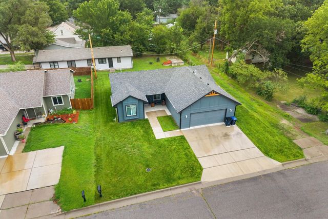 512 W 8th Ave, El Dorado, KS 67042