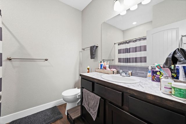 512 W 8th Ave, El Dorado, KS 67042