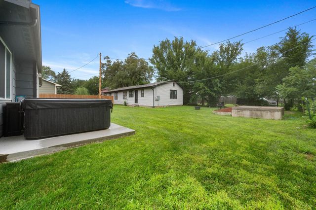 512 W 8th Ave, El Dorado, KS 67042