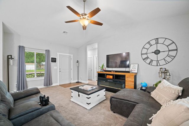 512 W 8th Ave, El Dorado, KS 67042