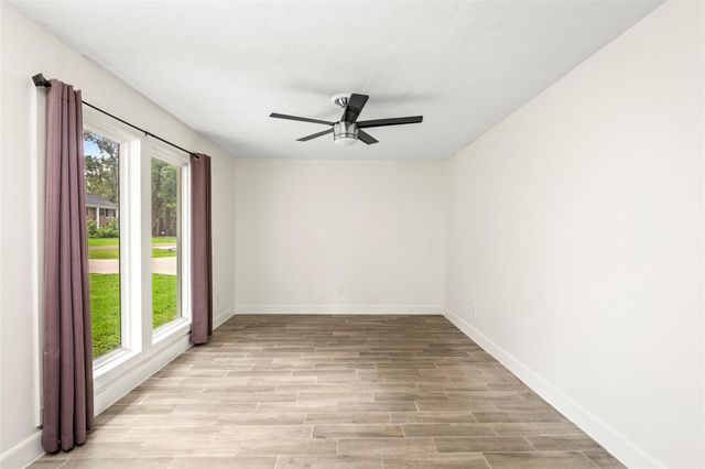 560 Landfall Lane, Conroe, TX 77302
