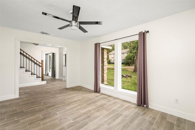 560 Landfall Lane, Conroe, TX 77302