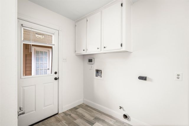 560 Landfall Lane, Conroe, TX 77302