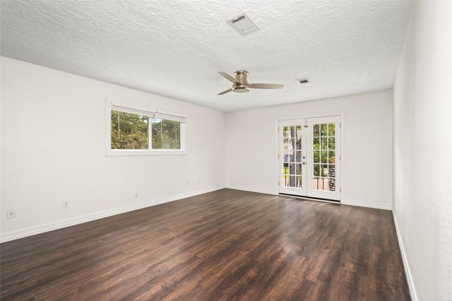 560 Landfall Lane, Conroe, TX 77302