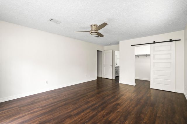 560 Landfall Lane, Conroe, TX 77302