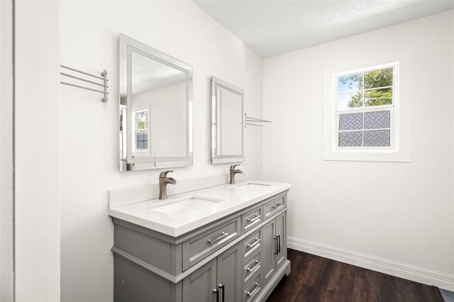 560 Landfall Lane, Conroe, TX 77302