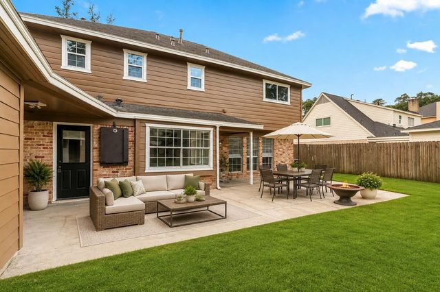 560 Landfall Lane, Conroe, TX 77302