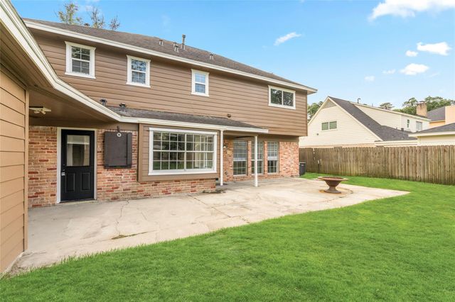 560 Landfall Lane, Conroe, TX 77302
