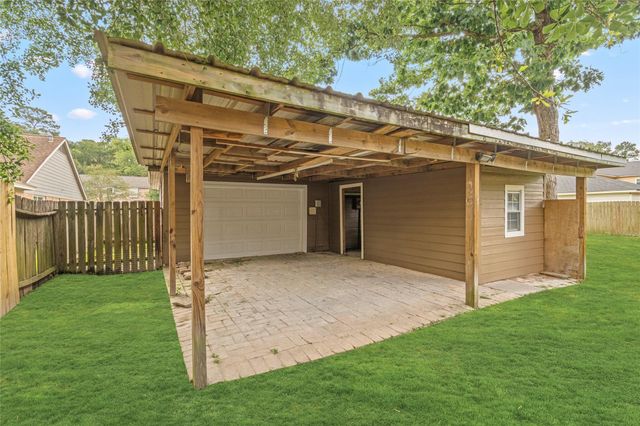 560 Landfall Lane, Conroe, TX 77302