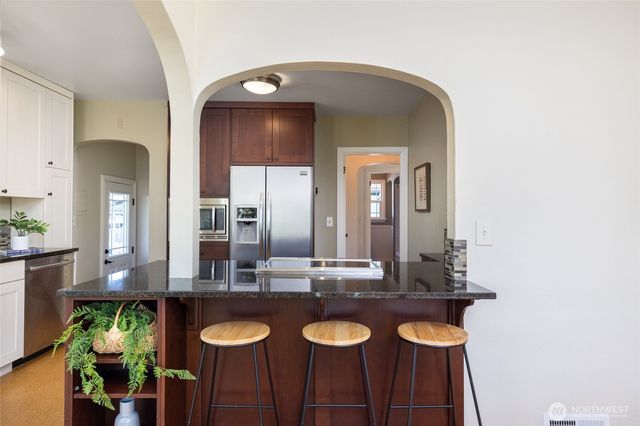 819 K Avenue, Anacortes, WA 98221