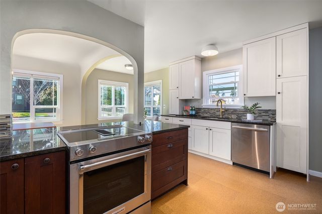 819 K Avenue, Anacortes, WA 98221