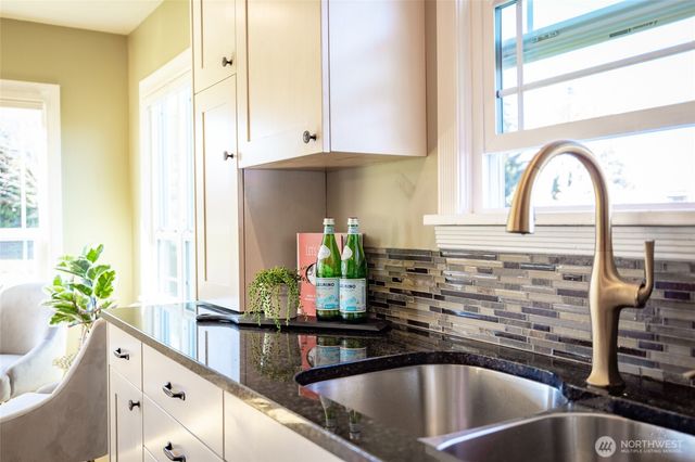 819 K Avenue, Anacortes, WA 98221