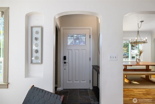 819 K Avenue, Anacortes, WA 98221