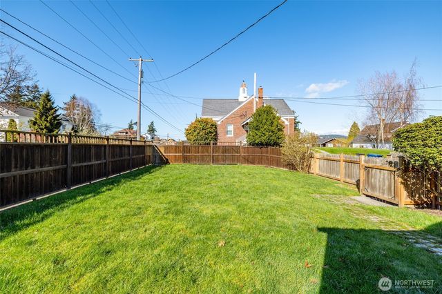 819 K Avenue, Anacortes, WA 98221