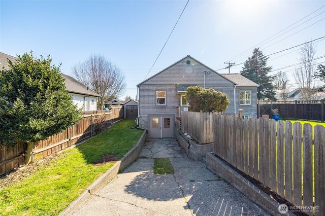 819 K Avenue, Anacortes, WA 98221