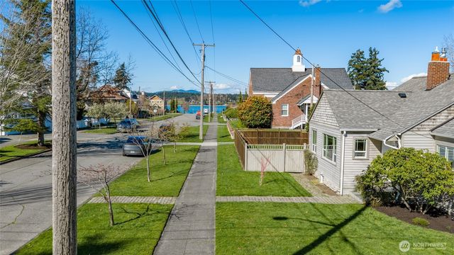 819 K Avenue, Anacortes, WA 98221