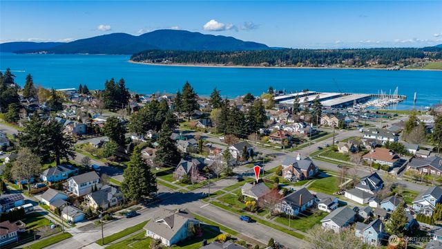 819 K Avenue, Anacortes, WA 98221