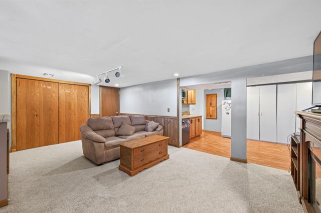 8088 Able Street NE, Spring Lake Park, MN 55432