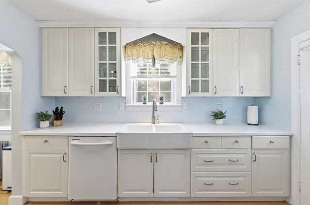 23 Kenilworth Rd, Shrewsbury, MA 01545