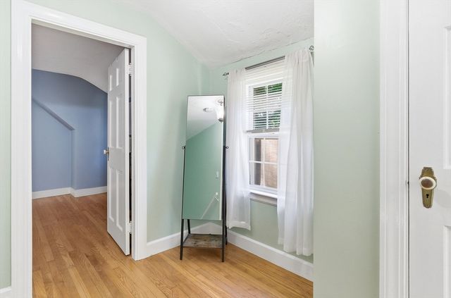 23 Kenilworth Rd, Shrewsbury, MA 01545