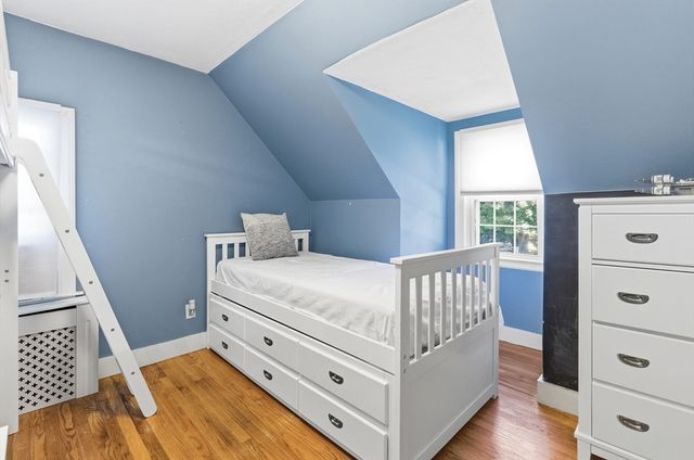 23 Kenilworth Rd, Shrewsbury, MA 01545