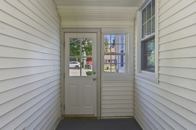 23 Kenilworth Rd, Shrewsbury, MA 01545