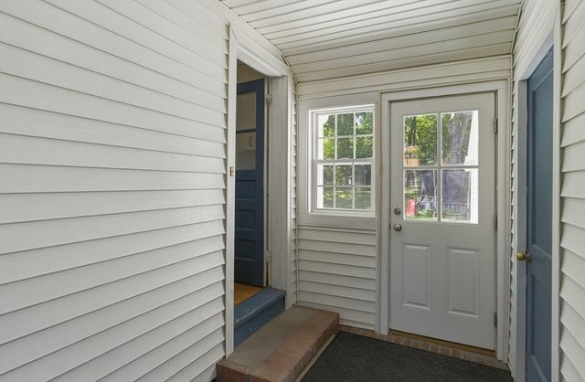 23 Kenilworth Rd, Shrewsbury, MA 01545