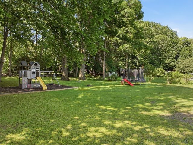 23 Kenilworth Rd, Shrewsbury, MA 01545