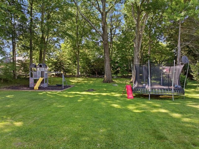 23 Kenilworth Rd, Shrewsbury, MA 01545