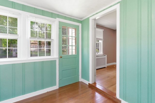 23 Kenilworth Rd, Shrewsbury, MA 01545