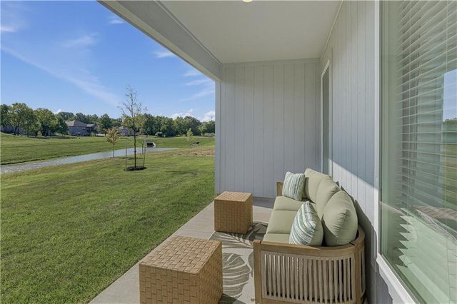 703 SW 6th Terrace, Oak Grove, MO 64075