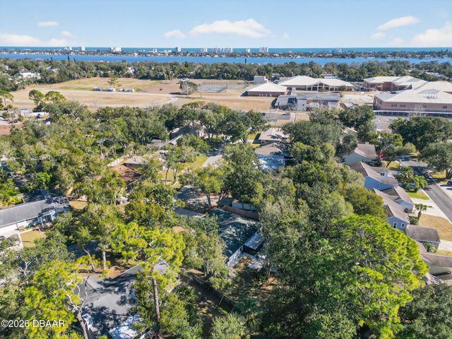 9 Brookside Circle, Ormond Beach, FL 32174