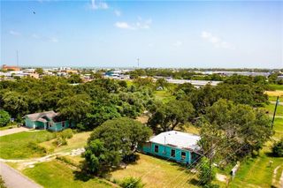518 N Racine St, Rockport, TX 78382