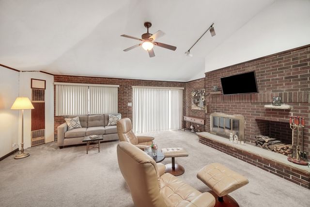 9242 S Constance Avenue, Chicago, IL 60617
