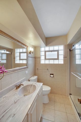 9242 S Constance Avenue, Chicago, IL 60617