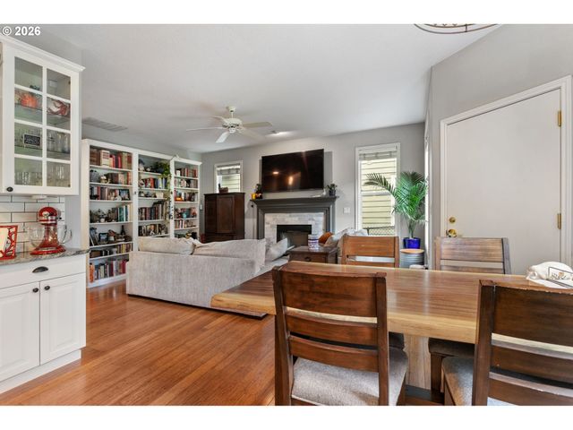 7632 Sw RUBY Ter, Portland, OR 97219